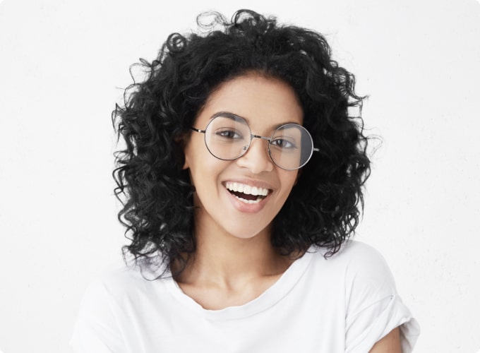 smiling-woman-wearing-glasses-min smiling-woman-wearing-glasses-min