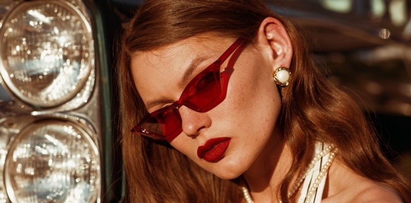 cat-eye sunglasses